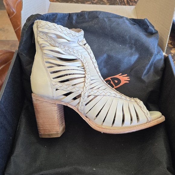 Freebird BELA Braided Beige Open-Toe Sandals - Picture 10 of 15